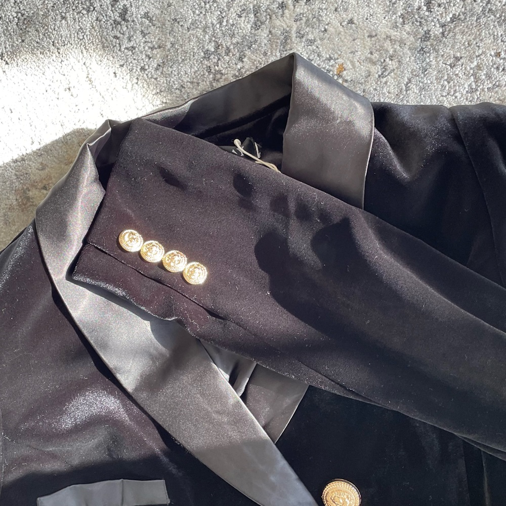 Black M fancy coat. Velvet